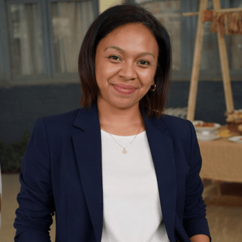 Hire Aina M. - Ghostwriter - Proofreader - UI/UX designer - Auditrice qualité