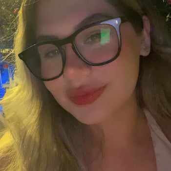 Hire Nathaly G. - Doctor