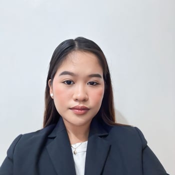 Hire Reyna R. - Virtual Assistant, Social Media Management, Calendar Management and Bookkeeping