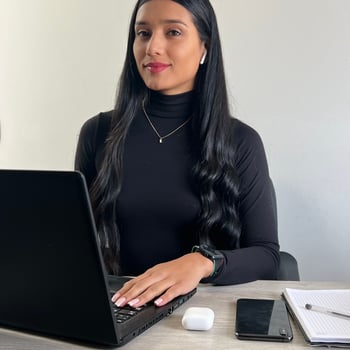 Hire Sara J. - Virtual Assistant I Marketing Digital