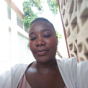 Hire Onieka S. - Customer Experience & Support| Admin Assistant| E-Commerce & Retail Support