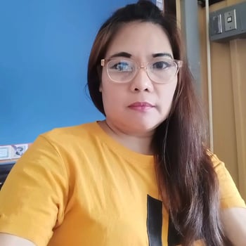 Hire Edenia A. - Social Media Manager