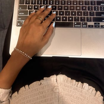 Hire Caroline W. - Virtual assistant/customer service representative