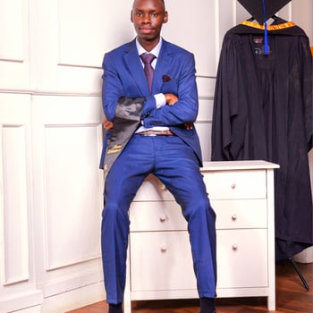 Hire Bevon W. - customer service agent