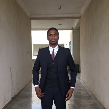 Hire Ladeinde O. - Virtual assistant 