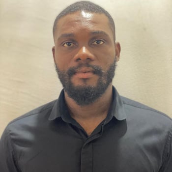 Hire Olisaemeka o. - Customer Service/Virtual Assistant