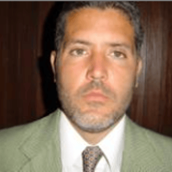 Hire Rodrigo R. - Logistics International Commerce Specialist