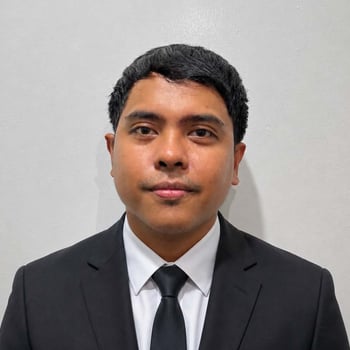 Hire Fernando R. - Data Analyst / Credit Analyst / Social Media Manager