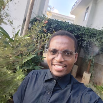 Hire Desmond N. - Executive VA | Customer Service
