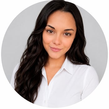 Hire Perla D. - Administrative professional with experience in administrative management, budget control, purchase requisitions, supplier follow-up, documentation, and coordination of internal processes.