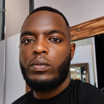 Hire Uhiriwe L. - Virtual assistant | Social media manager 