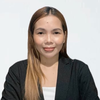 Hire Yvonne G.  - Customer Service (Phone, Email, Chat, Admin Task, Manage Bookings)