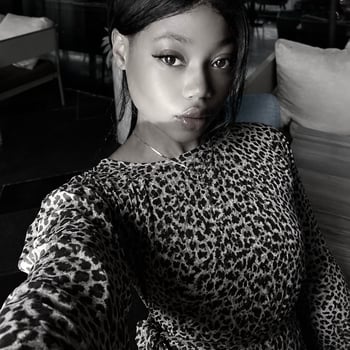 Hire Favour C. - Virtual Assistant/ Social Media Manager