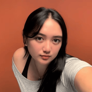 Hire Christine M. - Digital Customer Engagement Specialist