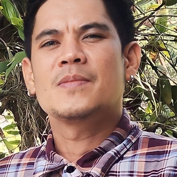 Hire Niño M. - Experience Elevated Support: Technical and Customer Care Mastery / E-commerce Know-How
