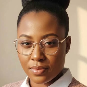 Hire Onyinye O. -   Customer Service Representative | Medical Virtual Assistant (HIPAA Certified)