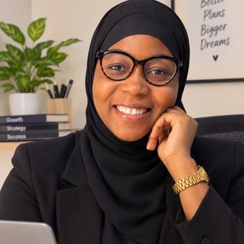 Hire Suliyat O. - Executive Assistant, Virtual Assistant & Customer Support: calendar, email, travel, CRM, records.