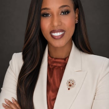 Hire Laureen W. - Customer Care Specialist