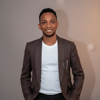 Hire Victory A. - Customer Service Representative