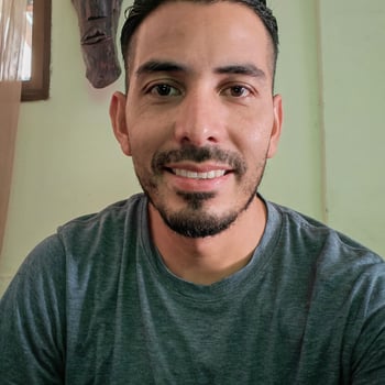 Hire Andres P. - Graphic designer