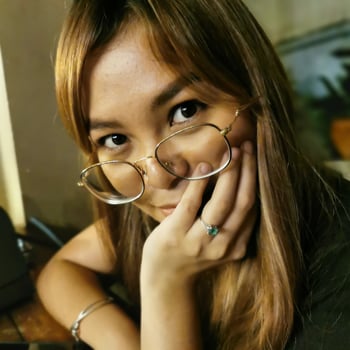 Hire Maria B. - Graphic Designer